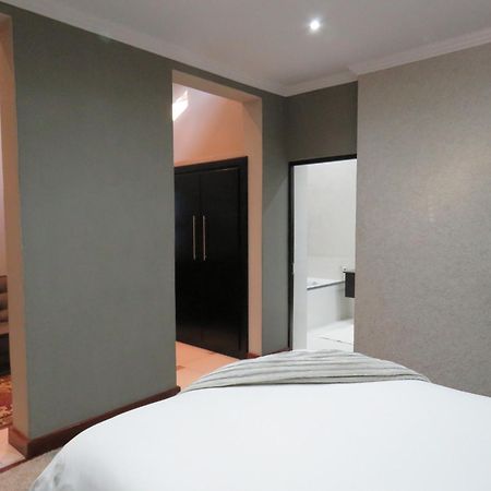 Jedidja Bed And Breakfast บลูมฟอนเทน ภายนอก รูปภาพ